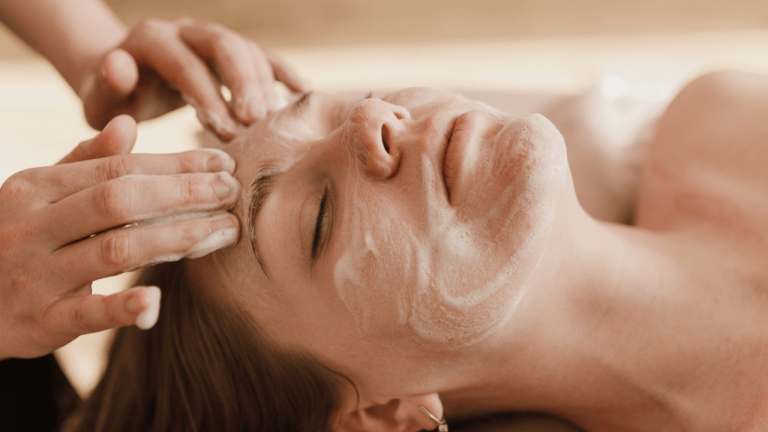 Premium Night Classes for Estheticians That Fit Your Life 14 Premium Night Classes for Estheticians That Fit Your Life
